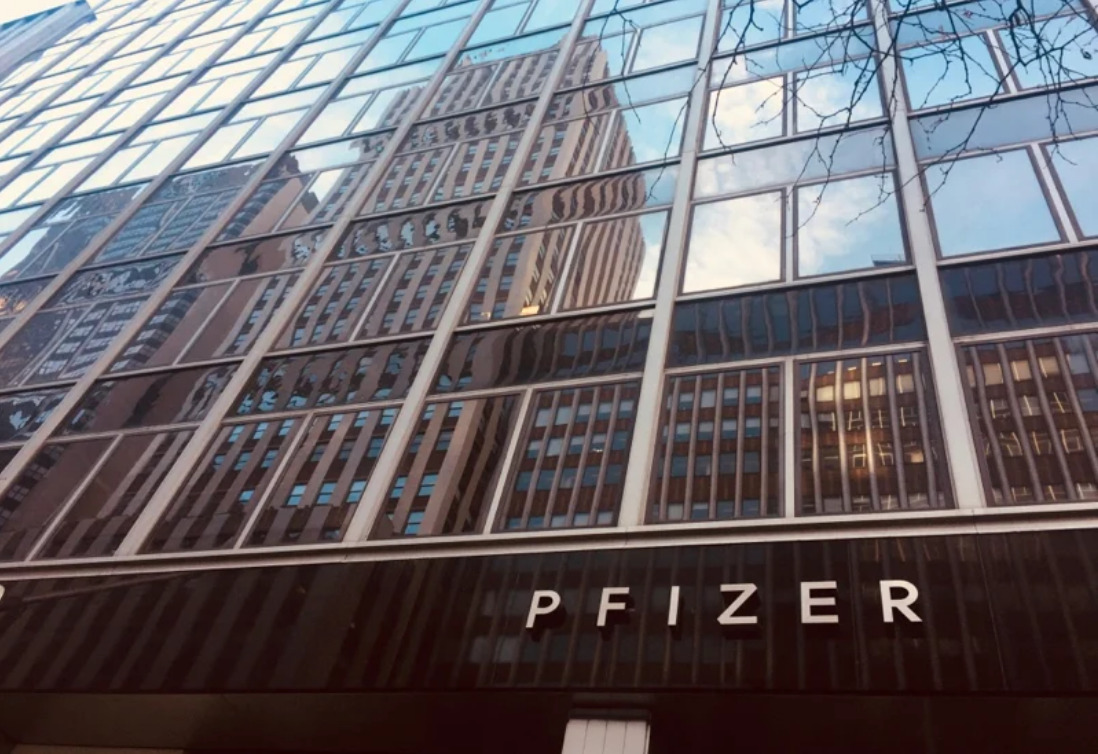 Pfizer eyes higher prices for COVID-19 vaccine after the pandemic wanes: exec, analyst